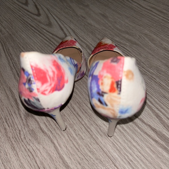 Charles by Charles David Floral Heels - Picture 3 of 4